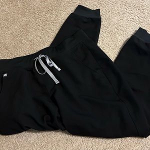 Medium petite black jogger figs